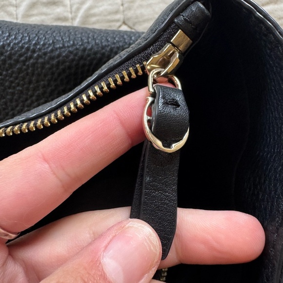 ETIENNE AIGNER BLACK LEATHER LARGE HOBO BAG - Picture 8 of 8